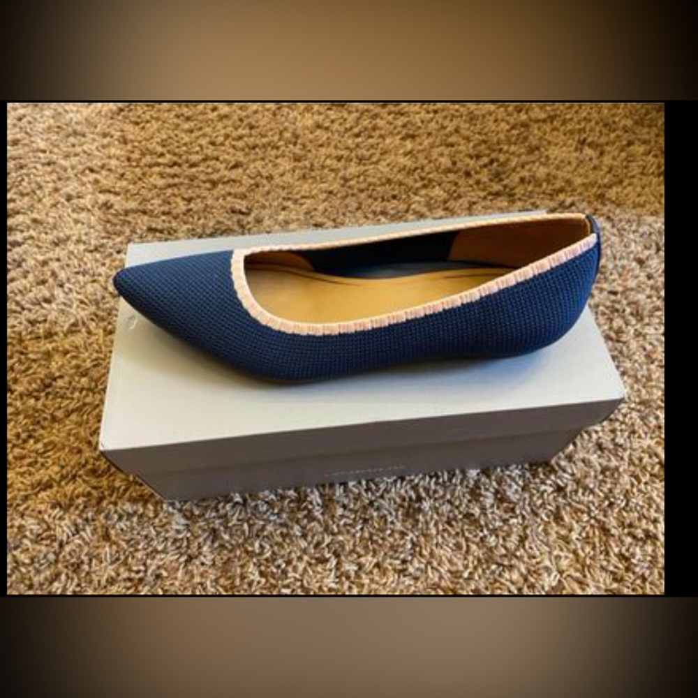 Vionic Flats - Picture 3 of 4